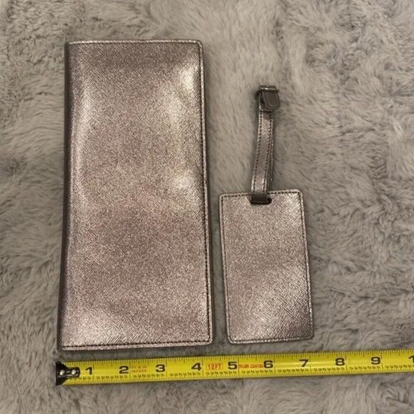 BNWT Nordstrom Patent Saffiano Gunmetal Leather Passport Wallet Luggage Tag $120 - Picture 10 of 12